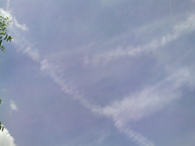 Crosshatched heavy Chemtrail spraying over Nashville and Middle Tennessee afternoon 02 may 2012